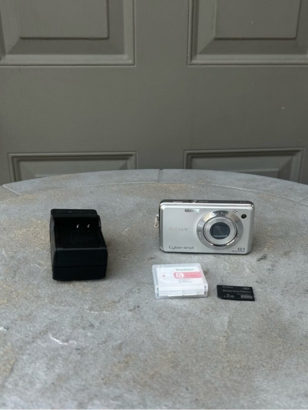 Sony Cybershot 12.1 Mp Dsc W220 Digital Camera